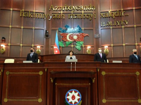 Milli Məclis 22 məsələyə görə iclas çağırdı
