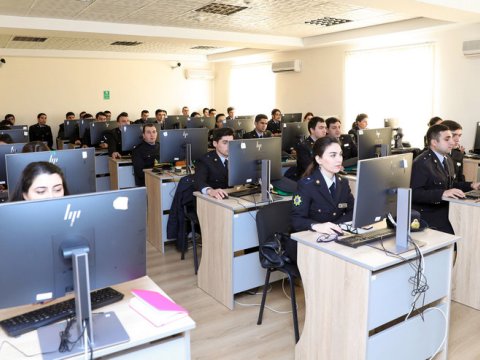 Tələbələr gömrük orqanlarında təcrübəyə başladılar