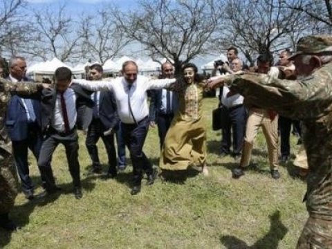 Paşinyan “yallını” qonşularla əməkdaşlığa dəyişmək istəyir - ŞƏRH