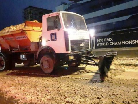 Bakının yolları səhərə kimi qardan təmizlənib - FOTOLAR