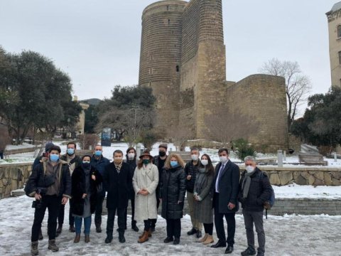 Xarici jurnalistlər Bakıya gəldilər 