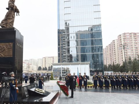Prezident və birinci xanım “Ana harayı” abidəsini ziyarət etdi