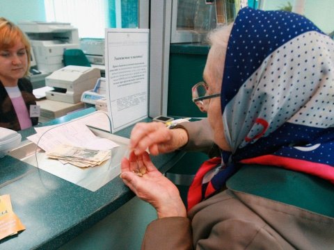 Nazirliyin şöbə müdiri 12 ildən artıq pensiya alanlardan danışdı - VİDEO
