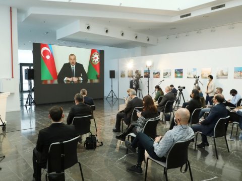 İlham Əliyev 4 saatlıq konfransda 50-yə yaxın sualı cavablandırıb