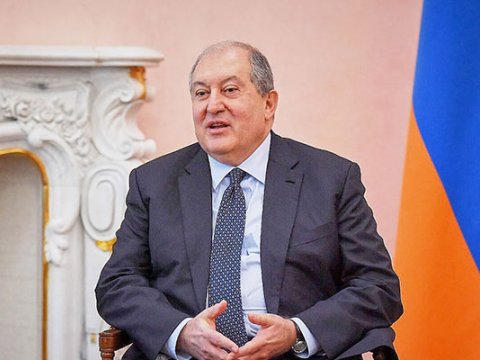 Ermənistan prezidenti müxalifət nümayəndələri ilə görüşdü