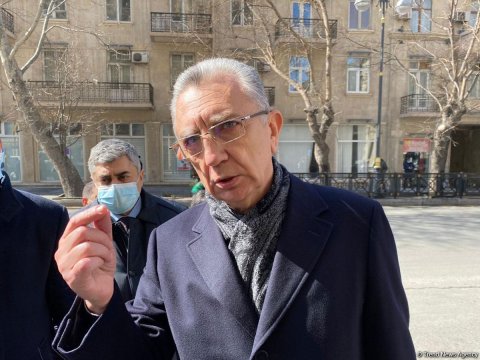 “Bakıya 12 saat yağan qar fövqəladə vəziyyət idi” – Eldar Əzizov