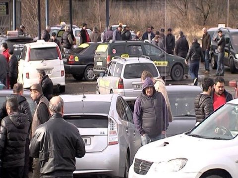 Gürcüstanda sürücülər yanacağın balaşmasına etiraz etdi - Aksiya