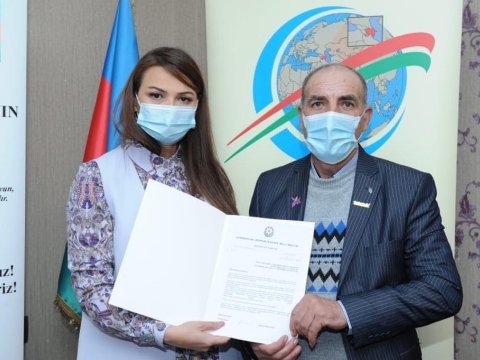 Komitə sədri Vətən Müharibəsi Qəhrəmanının atası ilə görüşdü - FOTO