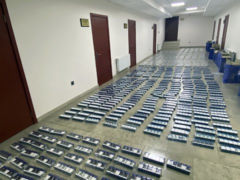 Aksiz markası olmayan külli miqdarda siqaret aşkarlandı - VİDEO