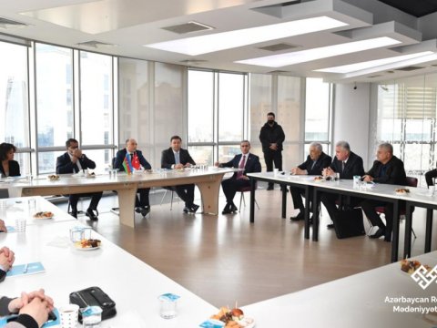 Anar Kərimov azərbaycanlı incəsənət xadimləri ilə İstanbulda görüşdü
