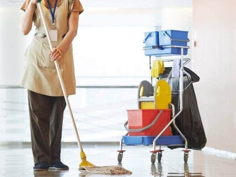 Xadimənin maaş kartını götürən direktora cinayət işi açıldı