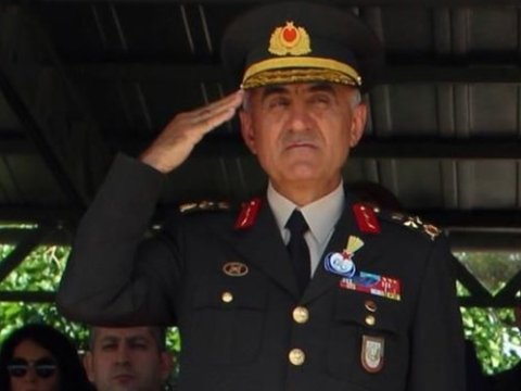 Helikopter qəzasında həlak olan general kimdir? - FOTO