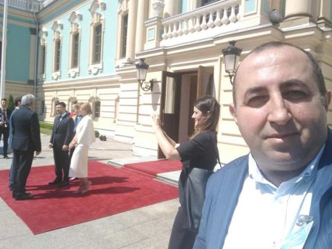 Bizimkilər - Ukraynada çalışan azərbaycanlı jurnalist: “Xaricdə Azərbaycanı təmsil etmək böyük məsuliyyətdir”