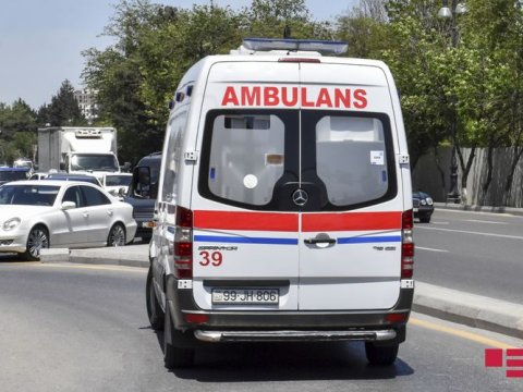 Gəncədə miktoavtobus aşıb, yaralılar var