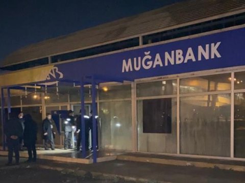 “Muğan Bank”da yanğın - FOTO