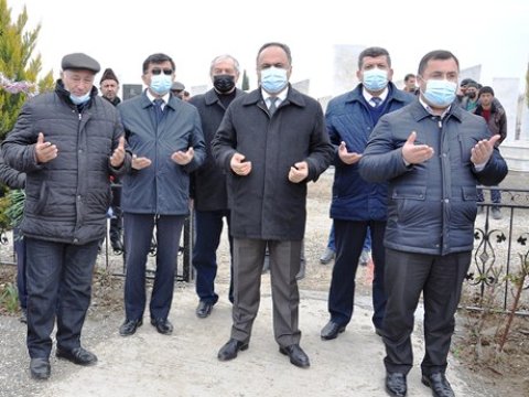 İcra başçısı Şəhid ailəsini ziyarət etdi - FOTOLAR