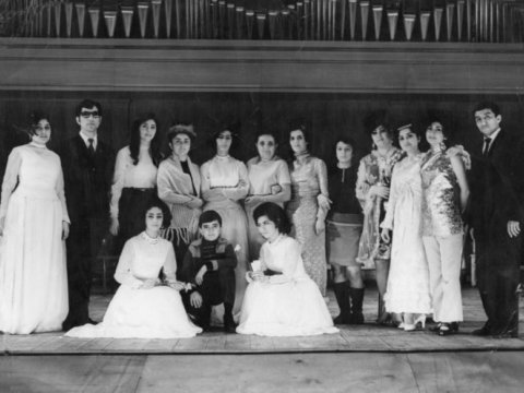 Bir şəklin tarixçəsi: Azərbaycanlı qızlar İRƏVANDA  