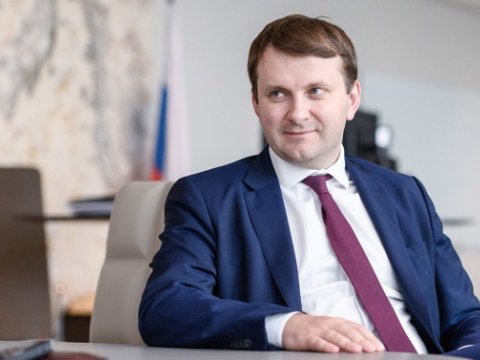 Putinin köməkçisi koronavirusa yoluxdu - FOTO