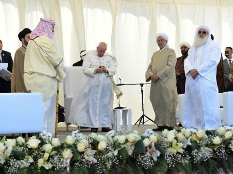 Roma Papası Fransisk İraqa ilk səfərini reallaşdırdı