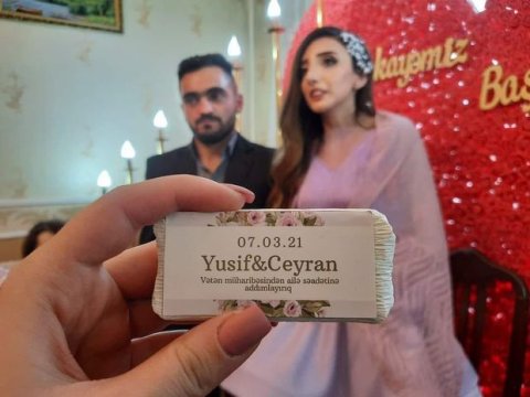 Daha bir qazimiz ona qulluq edən tibb bacısı ilə evlənir