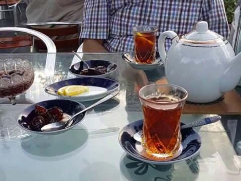 Gecə saat 12-dən sonra çayxana işlətdi - 16 nəfər cərimələndi