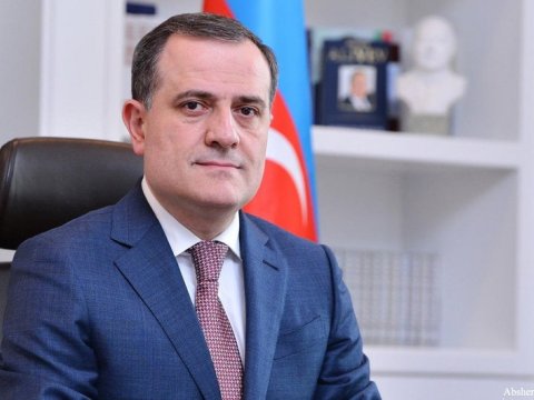 Ceyhun Bayramov Azərbaycan xanımlarına təşəkkür etdi