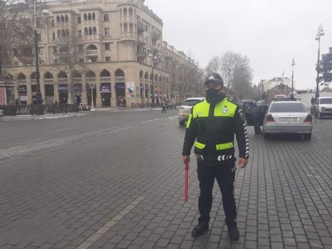 Gəncədə qarlı hava ilə bağlı sürücülərə xəbərdarlıq edildi