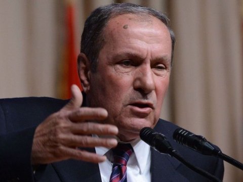 Ter-Petrosyan Ermənistanda hərbi çevrilişin əleyhinə ÇIXDI  