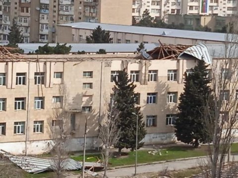 Dam örtüyü uçan məktəblərin təmirinə BAŞLANILDI