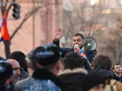 Müxalifətdən Paşinyana şərt: “İstefa ver, yolu açaq”