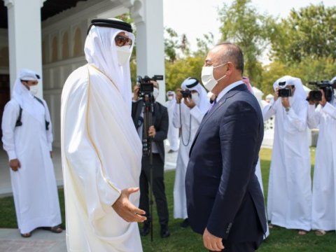 Çavuşoğlu Qətər əmiri ilə görüşdü