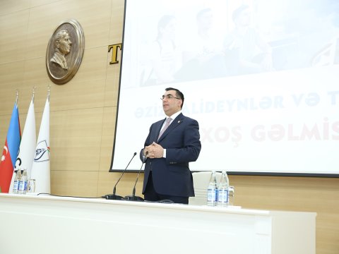 Bakı Ali Neft Məktəbində I kurs tələbələri üçün Orientasiya proqramı davam edir