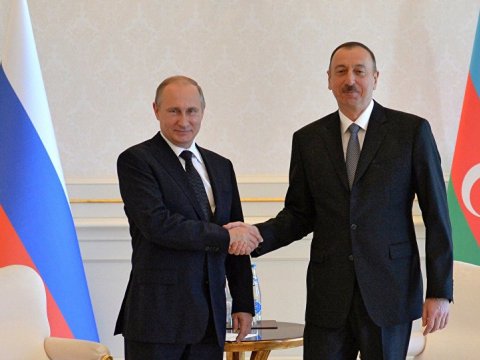 İlham Əliyev Vladimir Putinlə danışdı
