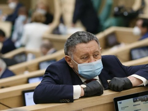 Rus senator ürəktutmasından öldü