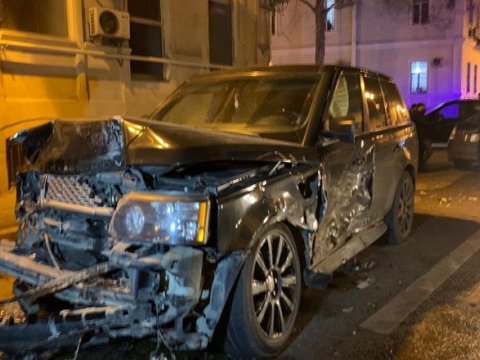 Bakıda “Range Rover” 5 avtomobilə çırpıldı - xəsarət alan var - FOTO