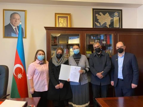 Deputat şəhid ailəsi ilə görüşdü - FOTO