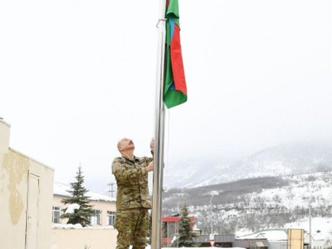 Prezident Hadrutda Azərbaycan bayrağını ucaltdı