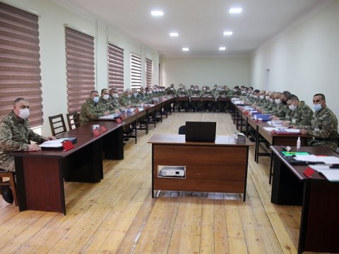 Azərbaycan Ordusunun təlimlərinin gedişi barədə məruzələr dinlənildi - VİDEO