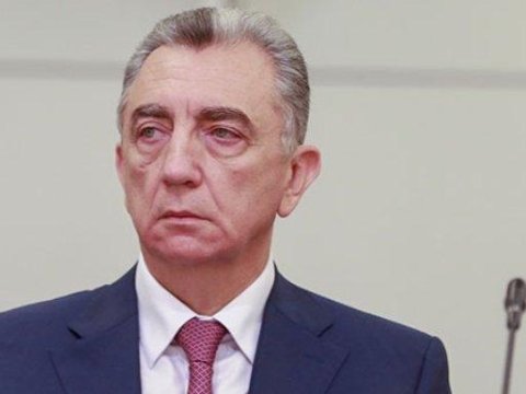 Eldar Əzizov xanım müavinini işdən AZAD ETDİ