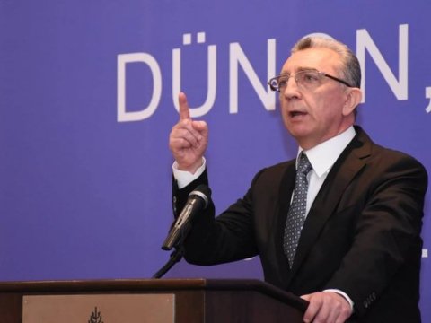 Eldar Əzizov Bakı Meriyasında müavinsiz işləyir…