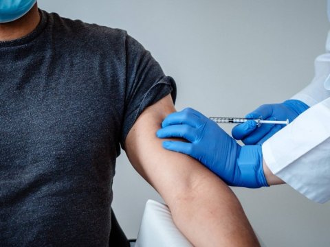 Azərbaycanda peyvənd olunanların sayı çoxalıb