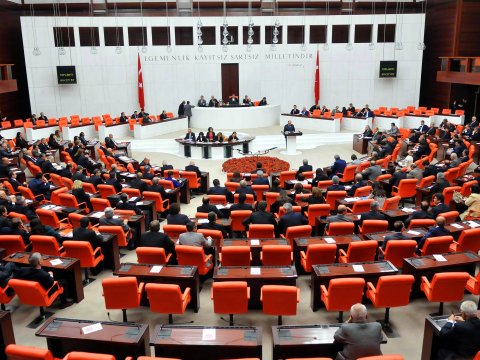 Türkiyədə parlament partiyasının fəaliyyəti dayandırıla bilər