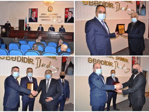 İcra başçısı sahibkarları və ictimai fəalları təltif etdi 