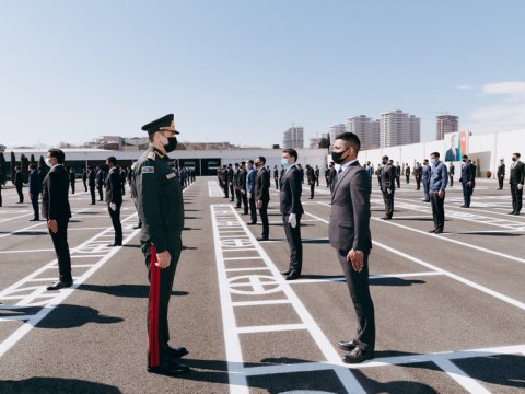 Vilayət Eyvazov sıra baxışı keçirib