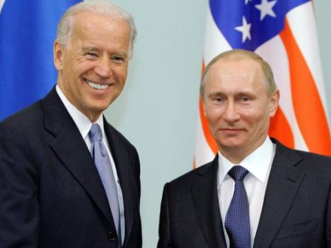 Bayden Putinin debat təklifinə cavab verdi