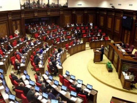 Ermənistanda hərbi vəziyyət ləğv olunur