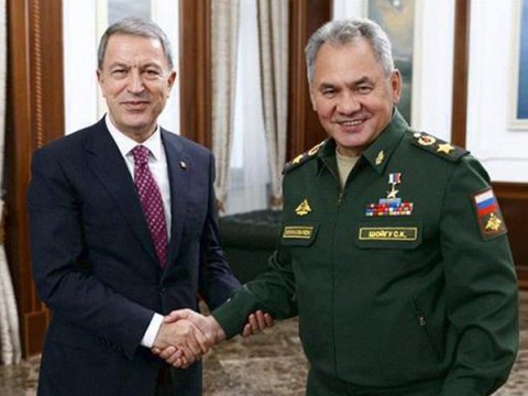 Akar rusiyalı həmkarı ilə müzakirələr apardı