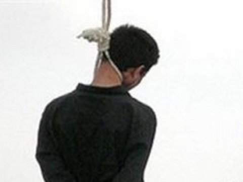 Göyçayda özünü asan oğlanı anası son anda xilas etdi