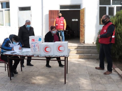 Naftalanda AzQAC-nin dəstəyi ilə qazilərə və aztəminatlı ailələrə yardımlar paylanılıb