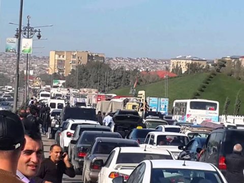 Bakıda nəqliyyatın hərəkəti İFLİC OLDU - FOTOLAR  